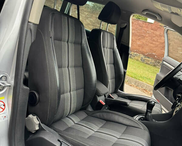 Серый Фольксваген Гольф, объемом двигателя 1.6 л и пробегом 221 тыс. км за 9450 $, фото 50 на Automoto.ua