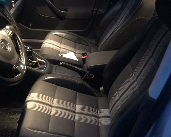 Серый Фольксваген Гольф, объемом двигателя 2 л и пробегом 320 тыс. км за 9200 $, фото 16 на Automoto.ua