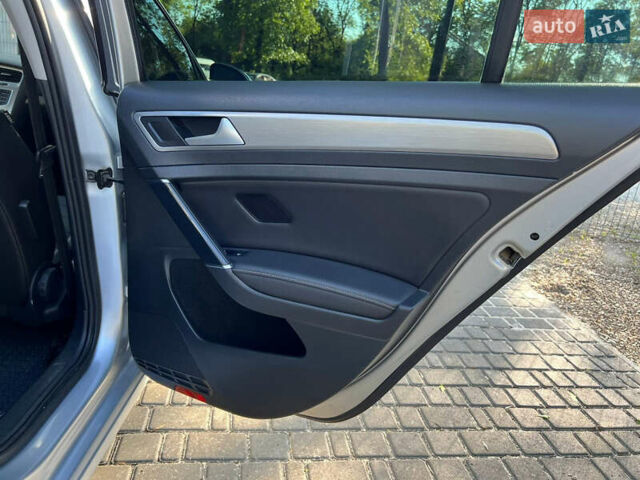 Серый Фольксваген Гольф, объемом двигателя 1.6 л и пробегом 263 тыс. км за 9200 $, фото 15 на Automoto.ua