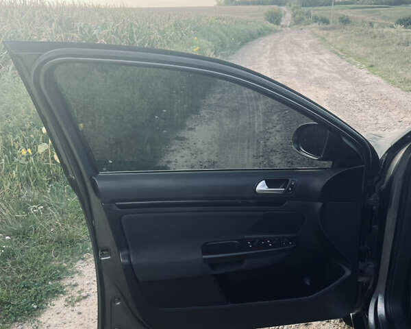 Серый Фольксваген Гольф, объемом двигателя 1.6 л и пробегом 209 тыс. км за 9900 $, фото 15 на Automoto.ua