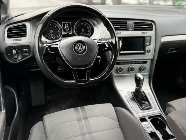 Серый Фольксваген Гольф, объемом двигателя 1.6 л и пробегом 300 тыс. км за 9600 $, фото 7 на Automoto.ua