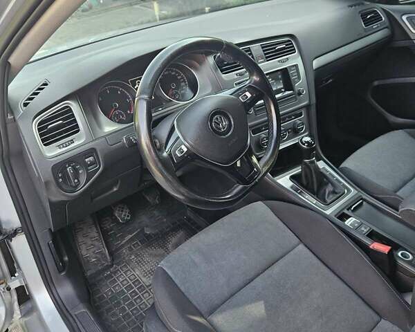 Серый Фольксваген Гольф, объемом двигателя 1.97 л и пробегом 292 тыс. км за 9500 $, фото 5 на Automoto.ua