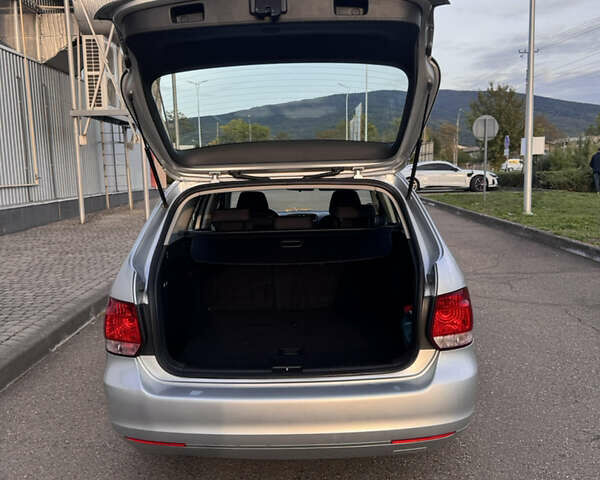 Серый Фольксваген Гольф, объемом двигателя 1.2 л и пробегом 119 тыс. км за 8450 $, фото 18 на Automoto.ua