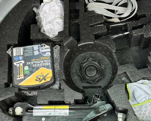 Серый Фольксваген Гольф, объемом двигателя 1.4 л и пробегом 243 тыс. км за 8800 $, фото 43 на Automoto.ua