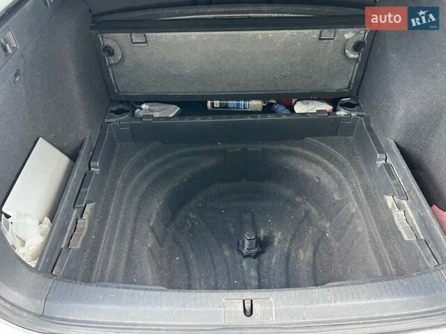 Серый Фольксваген Гольф, объемом двигателя 1.6 л и пробегом 233 тыс. км за 10450 $, фото 2 на Automoto.ua