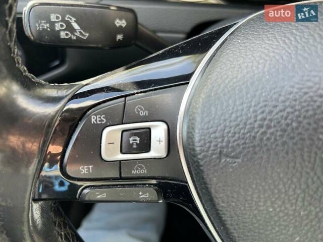 Серый Фольксваген Гольф, объемом двигателя 1.6 л и пробегом 233 тыс. км за 10450 $, фото 19 на Automoto.ua