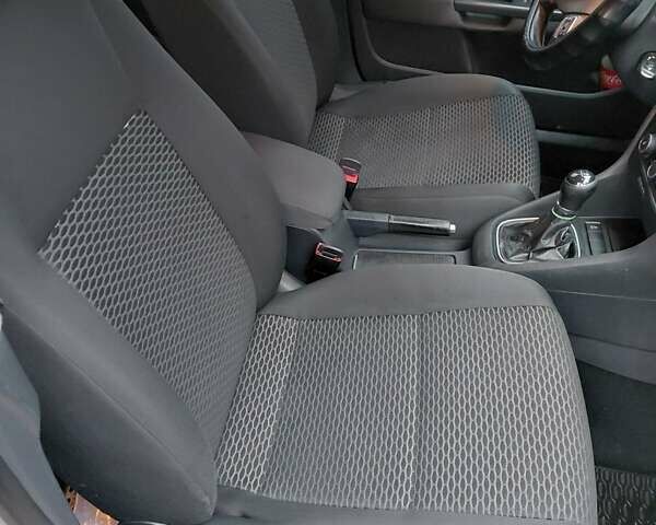 Серый Фольксваген Гольф, объемом двигателя 1.6 л и пробегом 259 тыс. км за 7700 $, фото 23 на Automoto.ua