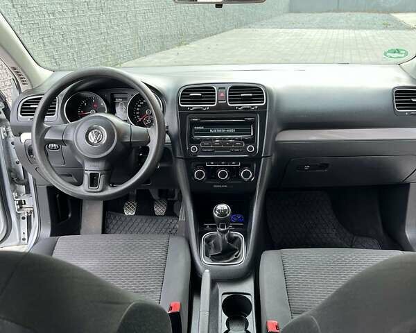 Сірий Фольксваген Гольф, об'ємом двигуна 1.6 л та пробігом 305 тис. км за 8200 $, фото 2 на Automoto.ua