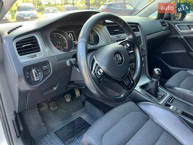Серый Фольксваген Гольф, объемом двигателя 1.6 л и пробегом 263 тыс. км за 9200 $, фото 6 на Automoto.ua