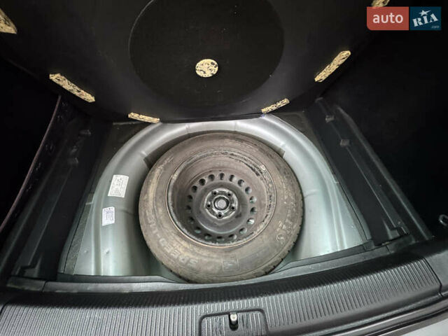 Сірий Фольксваген Гольф, об'ємом двигуна 1.97 л та пробігом 223 тис. км за 7950 $, фото 175 на Automoto.ua