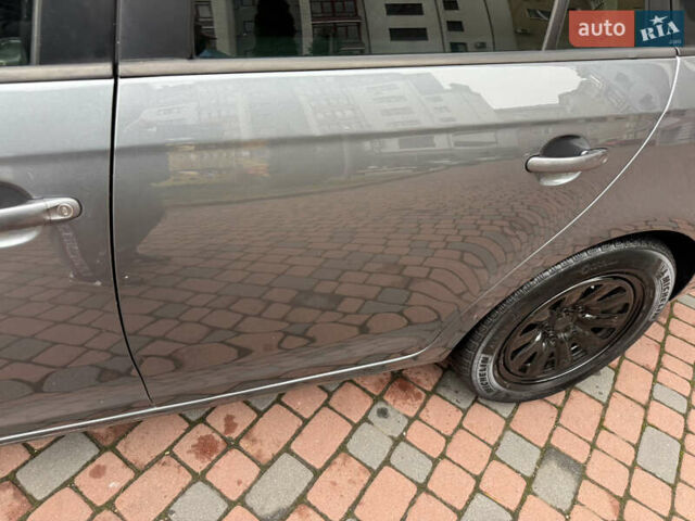 Сірий Фольксваген Гольф, об'ємом двигуна 1.97 л та пробігом 223 тис. км за 7950 $, фото 84 на Automoto.ua