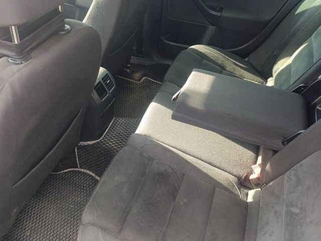 Сірий Фольксваген Гольф, об'ємом двигуна 2 л та пробігом 237 тис. км за 7899 $, фото 6 на Automoto.ua