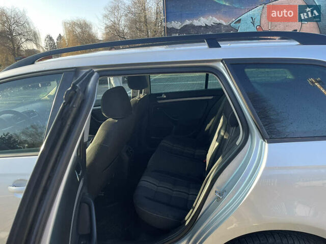 Серый Фольксваген Гольф, объемом двигателя 1.6 л и пробегом 330 тыс. км за 7200 $, фото 23 на Automoto.ua