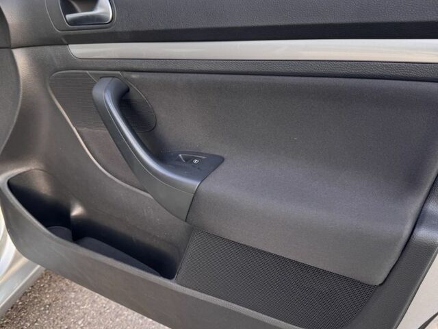 Серый Фольксваген Гольф, объемом двигателя 1.2 л и пробегом 119 тыс. км за 8300 $, фото 16 на Automoto.ua