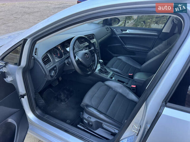 Серый Фольксваген Гольф, объемом двигателя 1.6 л и пробегом 267 тыс. км за 10300 $, фото 15 на Automoto.ua