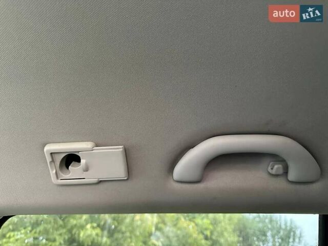 Сірий Фольксваген Гольф, об'ємом двигуна 1.6 л та пробігом 286 тис. км за 10500 $, фото 28 на Automoto.ua