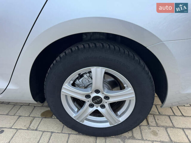 Серый Фольксваген Гольф, объемом двигателя 1.6 л и пробегом 267 тыс. км за 10300 $, фото 6 на Automoto.ua