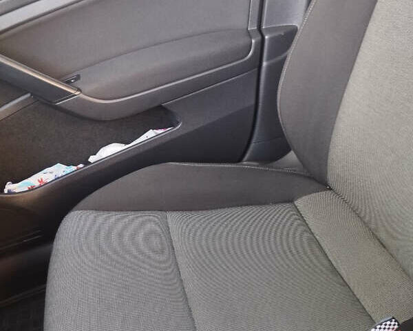 Сірий Фольксваген Гольф, об'ємом двигуна 1.6 л та пробігом 212 тис. км за 11000 $, фото 13 на Automoto.ua