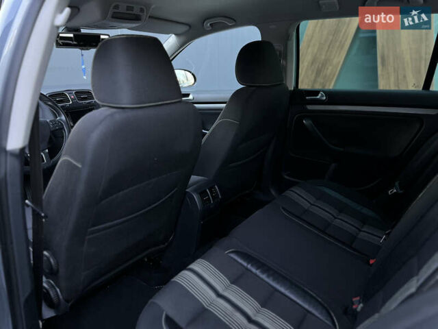 Серый Фольксваген Гольф, объемом двигателя 1.6 л и пробегом 240 тыс. км за 8750 $, фото 23 на Automoto.ua