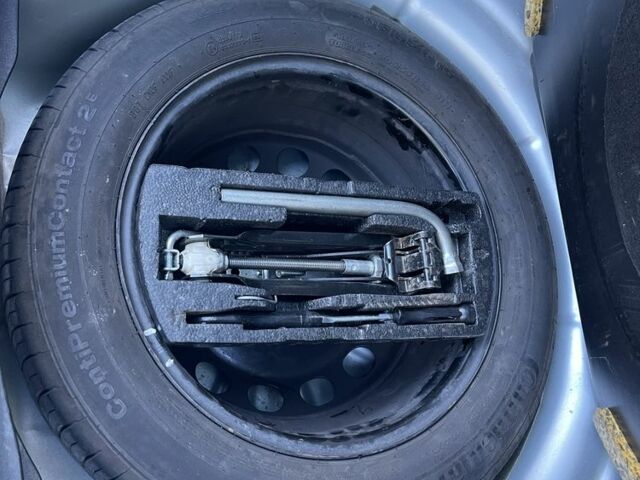 Серый Фольксваген Гольф, объемом двигателя 1.6 л и пробегом 328 тыс. км за 7500 $, фото 22 на Automoto.ua