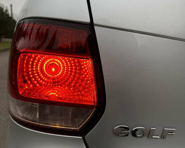 Серый Фольксваген Гольф, объемом двигателя 1.6 л и пробегом 221 тыс. км за 9450 $, фото 23 на Automoto.ua