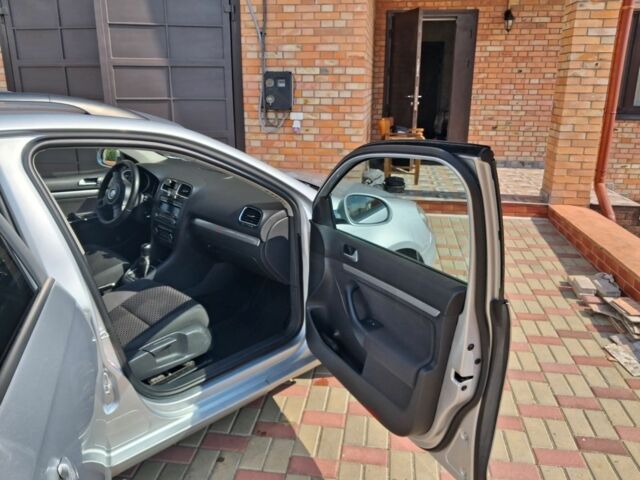 Сірий Фольксваген Гольф, об'ємом двигуна 1.6 л та пробігом 275 тис. км за 8400 $, фото 7 на Automoto.ua