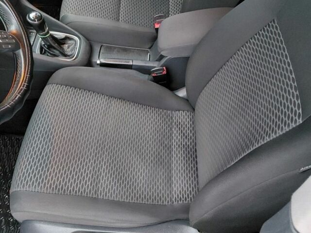 Сірий Фольксваген Гольф, об'ємом двигуна 1.6 л та пробігом 259 тис. км за 7800 $, фото 15 на Automoto.ua