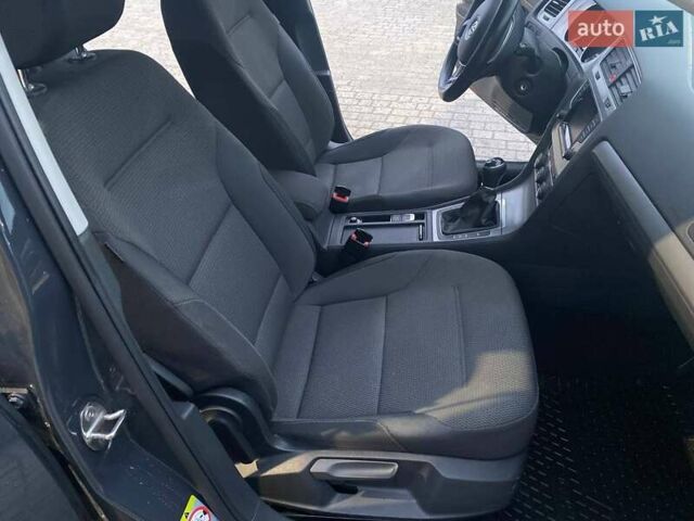 Серый Фольксваген Гольф, объемом двигателя 1.6 л и пробегом 233 тыс. км за 11300 $, фото 22 на Automoto.ua