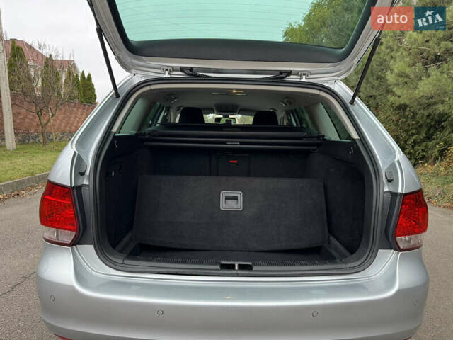 Серый Фольксваген Гольф, объемом двигателя 1.6 л и пробегом 221 тыс. км за 9450 $, фото 60 на Automoto.ua