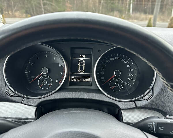 Серый Фольксваген Гольф, объемом двигателя 1.4 л и пробегом 243 тыс. км за 8800 $, фото 46 на Automoto.ua