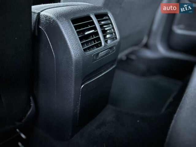 Серый Фольксваген Гольф, объемом двигателя 1.6 л и пробегом 240 тыс. км за 8750 $, фото 24 на Automoto.ua