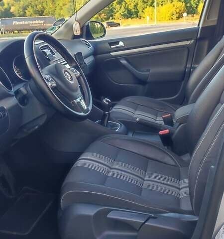 Серый Фольксваген Гольф, объемом двигателя 1.6 л и пробегом 277 тыс. км за 10000 $, фото 284 на Automoto.ua