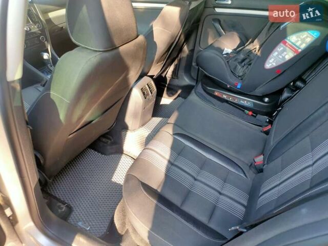 Сірий Фольксваген Гольф, об'ємом двигуна 1.6 л та пробігом 194 тис. км за 9800 $, фото 8 на Automoto.ua