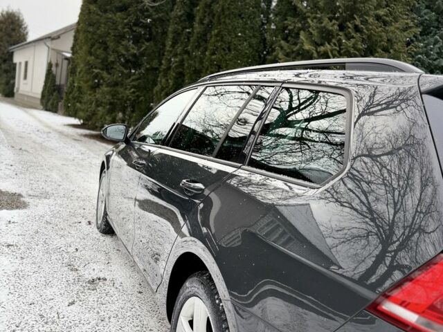 Серый Фольксваген Гольф, объемом двигателя 1.6 л и пробегом 300 тыс. км за 9600 $, фото 5 на Automoto.ua