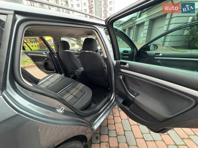 Сірий Фольксваген Гольф, об'ємом двигуна 1.97 л та пробігом 223 тис. км за 7950 $, фото 165 на Automoto.ua