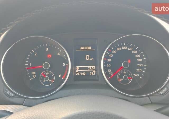 Серый Фольксваген Гольф, объемом двигателя 1.6 л и пробегом 277 тыс. км за 10000 $, фото 112 на Automoto.ua