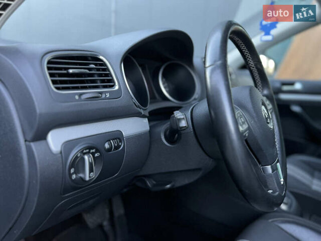 Серый Фольксваген Гольф, объемом двигателя 1.6 л и пробегом 240 тыс. км за 8750 $, фото 21 на Automoto.ua