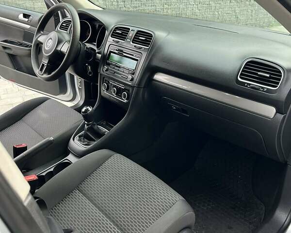 Сірий Фольксваген Гольф, об'ємом двигуна 1.6 л та пробігом 305 тис. км за 8200 $, фото 8 на Automoto.ua