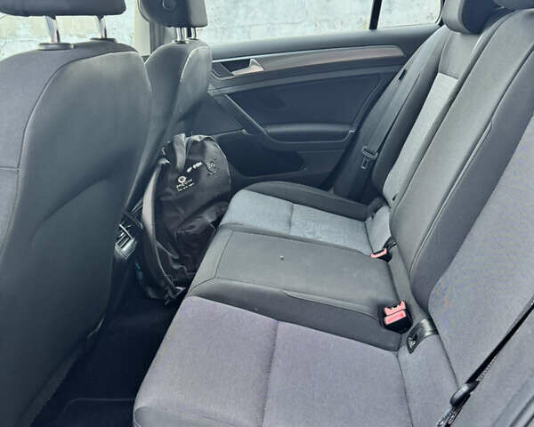 Сірий Фольксваген Гольф, об'ємом двигуна 1.6 л та пробігом 250 тис. км за 10500 $, фото 11 на Automoto.ua