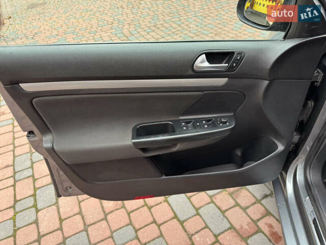 Сірий Фольксваген Гольф, об'ємом двигуна 1.97 л та пробігом 223 тис. км за 7950 $, фото 117 на Automoto.ua