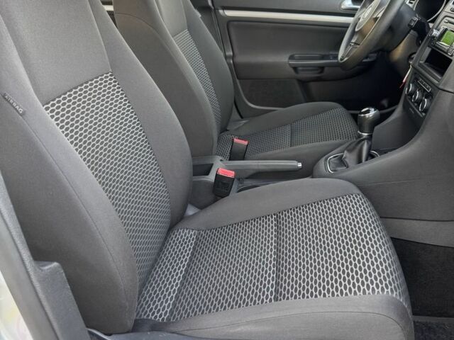 Серый Фольксваген Гольф, объемом двигателя 1.2 л и пробегом 119 тыс. км за 8300 $, фото 17 на Automoto.ua