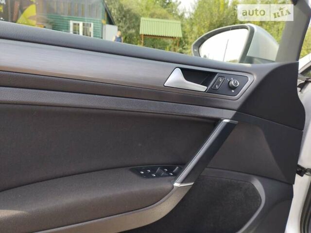 Серый Фольксваген Гольф, объемом двигателя 1.6 л и пробегом 215 тыс. км за 11100 $, фото 7 на Automoto.ua