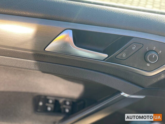 Серый Фольксваген Гольф, объемом двигателя 1.6 л и пробегом 285 тыс. км за 10300 $, фото 9 на Automoto.ua