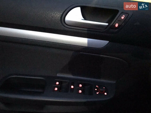 Серый Фольксваген Гольф, объемом двигателя 2 л и пробегом 320 тыс. км за 9200 $, фото 24 на Automoto.ua