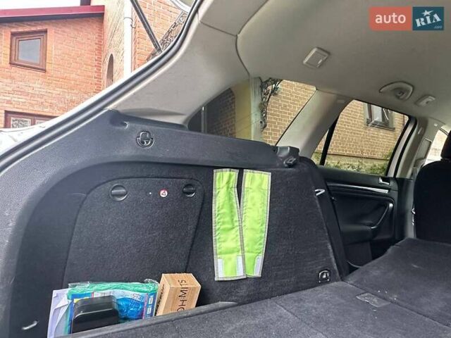 Сірий Фольксваген Гольф, об'ємом двигуна 1.6 л та пробігом 286 тис. км за 10500 $, фото 42 на Automoto.ua