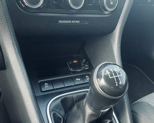 Серый Фольксваген Гольф, объемом двигателя 1.6 л и пробегом 209 тыс. км за 9900 $, фото 22 на Automoto.ua