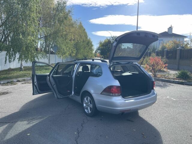 Серый Фольксваген Гольф, объемом двигателя 1.6 л и пробегом 328 тыс. км за 7500 $, фото 4 на Automoto.ua