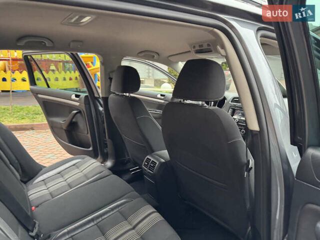 Сірий Фольксваген Гольф, об'ємом двигуна 1.97 л та пробігом 223 тис. км за 7950 $, фото 161 на Automoto.ua