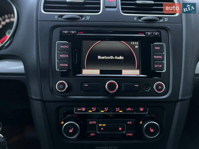 Серый Фольксваген Гольф, объемом двигателя 1.6 л и пробегом 240 тыс. км за 8750 $, фото 40 на Automoto.ua