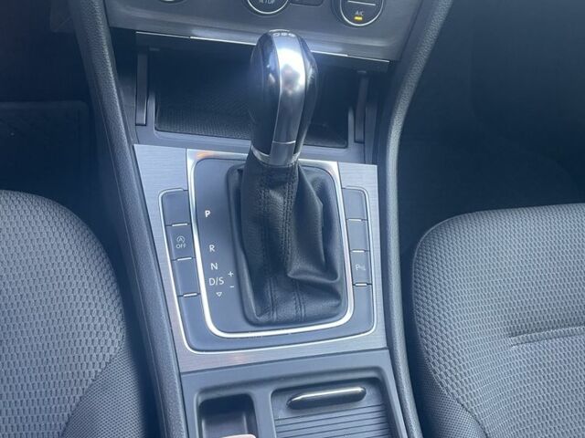 Фольксваген Гольф 2013 в Киеве на Automoto.ua Серый Фольксваген Гольф, объемом двигателя 1.6 л и пробегом 277 тыс. км за 9500 $, фото 13 на Automoto.ua